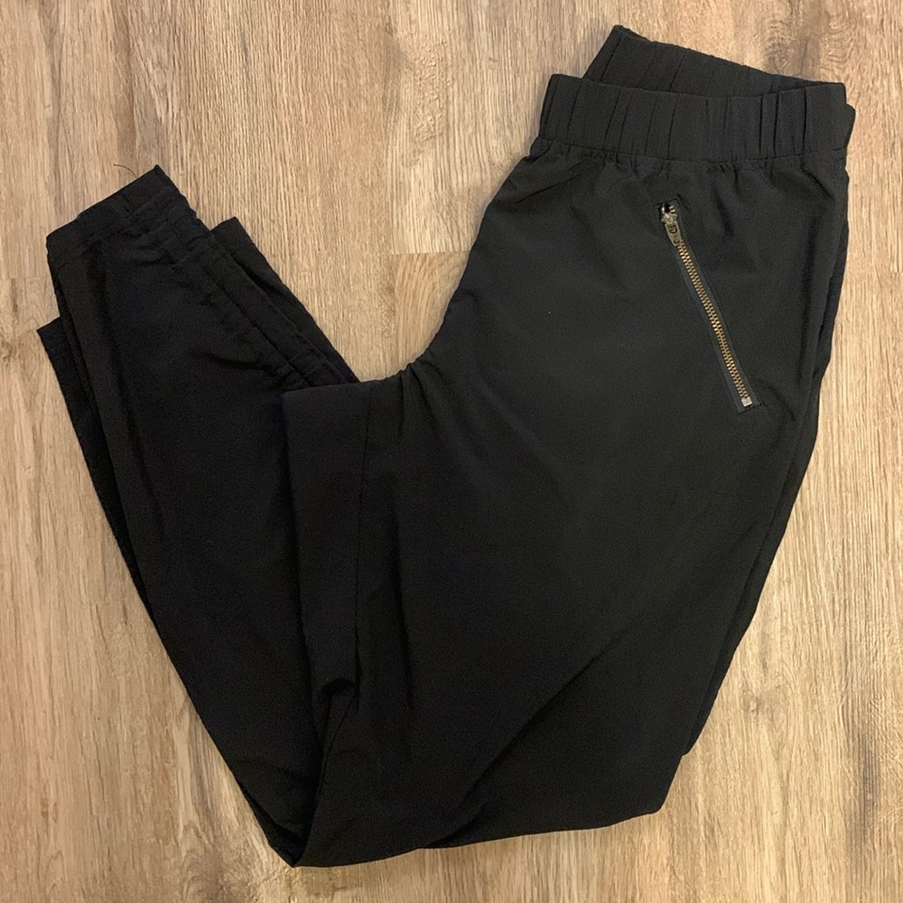 Athleta Capri Joggers